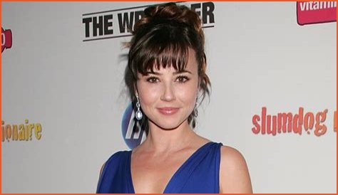 The Blonde Bombshell: Linda Cardellini's Transformation